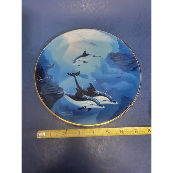 Dolphin Plate "Dolpin Canyon" by Dana Queen for The Hamilton Collection 1995 - Picture 5 of 5